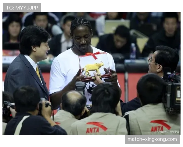 小卡训练营次日展笑容 快船队内氛围融洽全队士气高涨
